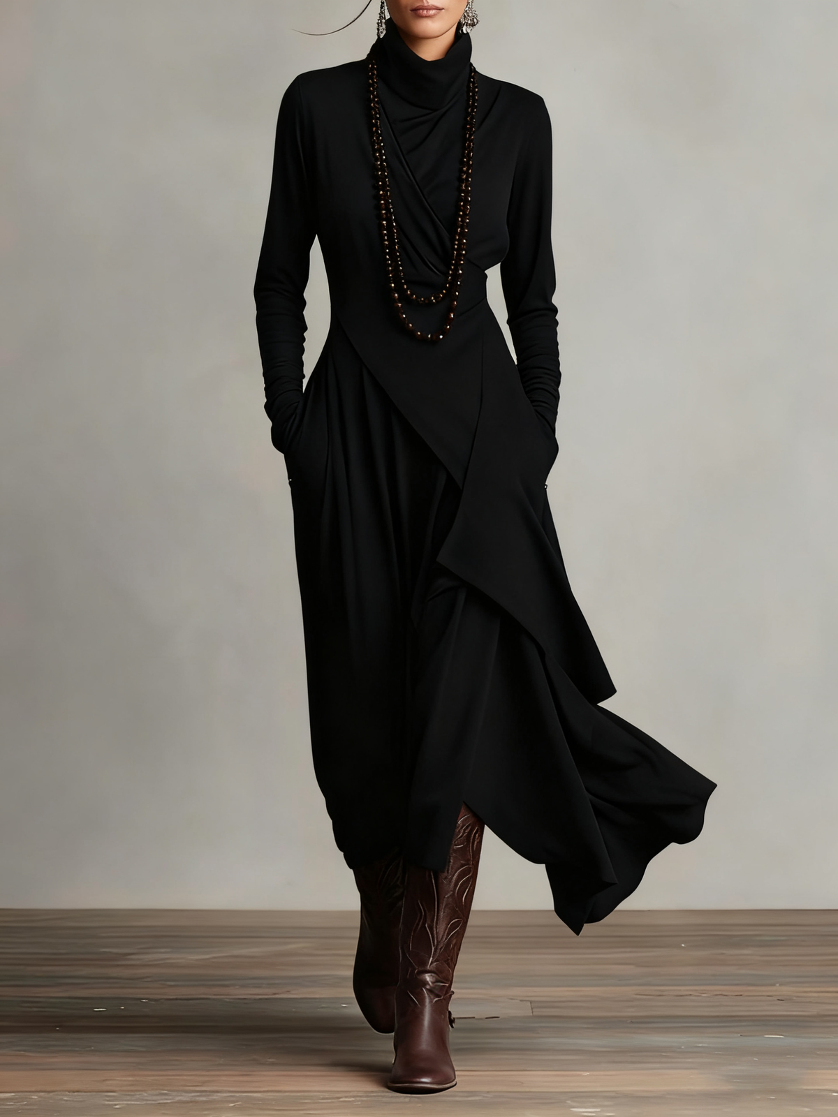 Patricia | Robe Maxi Fluide à Col Montant et Drapé Asymétrique