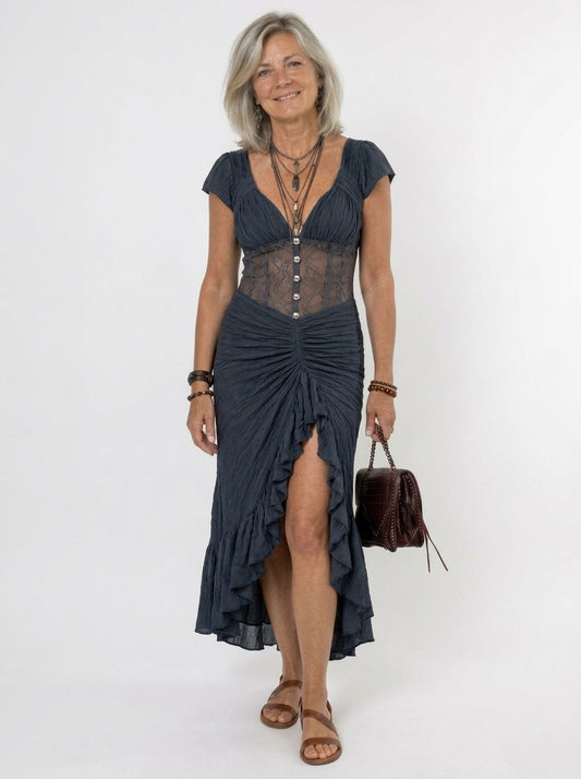 Catherine | Robe mi-longue en dentelle avec corset, fronces, volants et fente